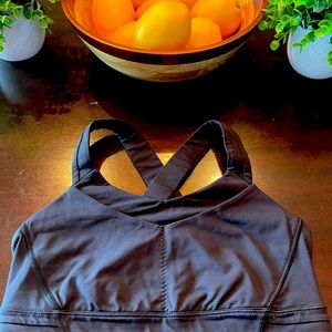 Lululemon sports bra
